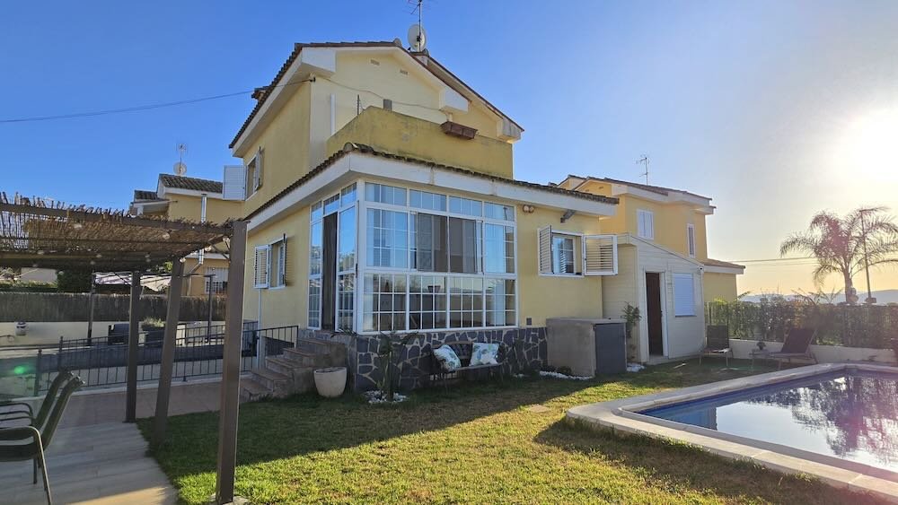 Property 2345 - Photo 1