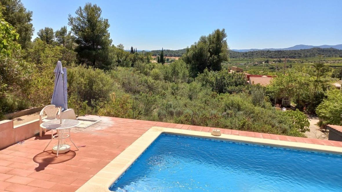 Property 2372 - Photo 1