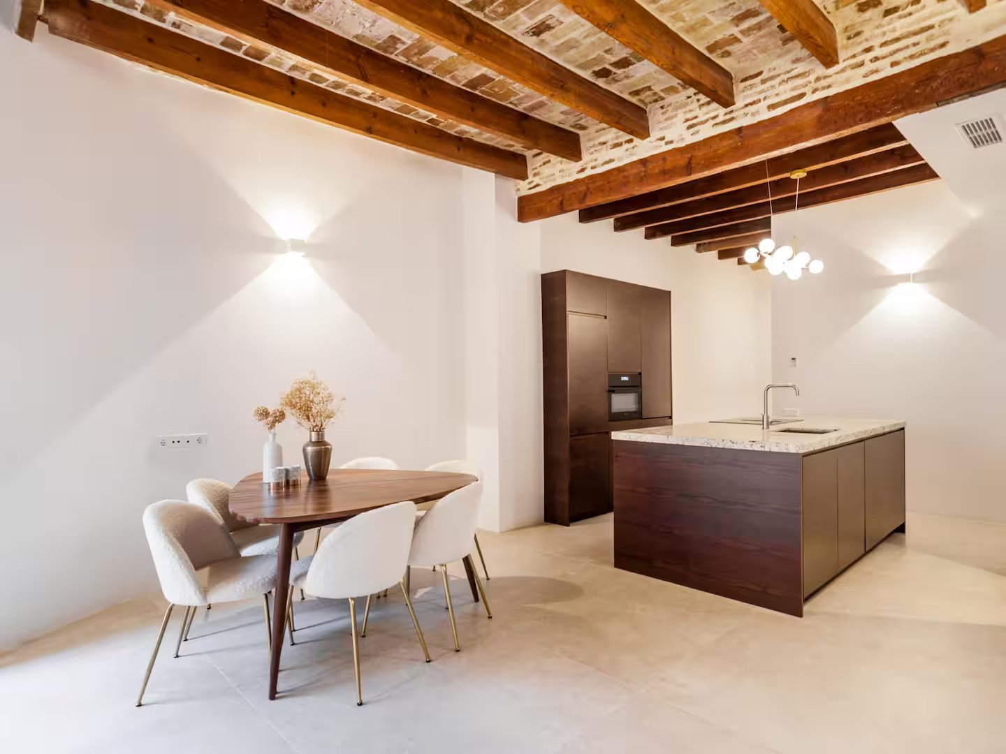 Property 2439 - Photo 4