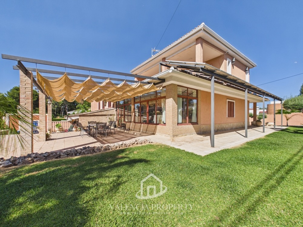 Ribarroja Villa For Sale